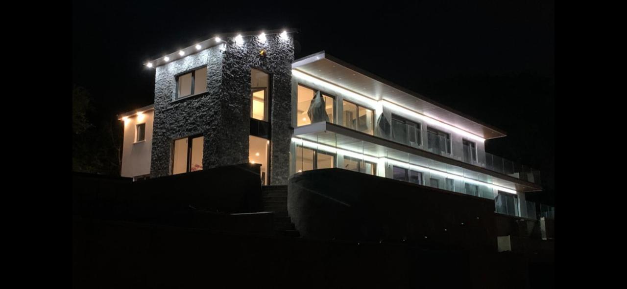 The Wylies Hotel Dunmurry Exterior photo